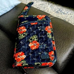 Lug North/South Tandem wallet w/RFID - Aloha flower pattern